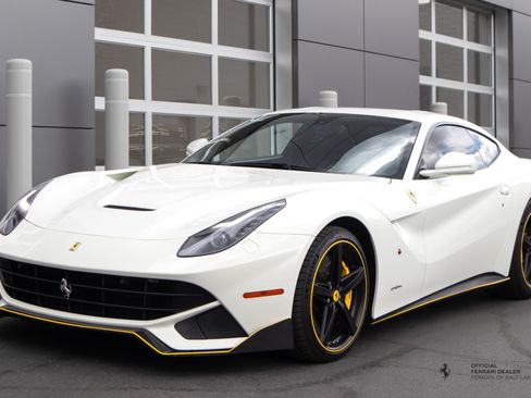 Used 2015 Ferrari F12 Berlinetta RWD image 1