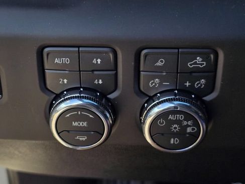 New 2026 GMC Sierra 1500 AT4 w/ Technology Package AWD/4WD image 27