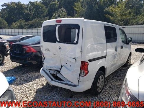 Used 2015 Nissan NV200 SV w/ Technology Package image 2