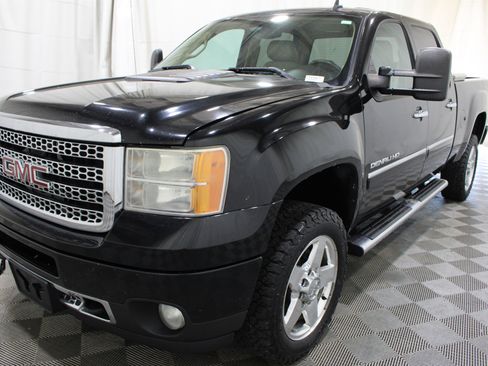 Used 2012 GMC Sierra 2500 Denali w/ Suspension Package, Off-Road AWD/4WD image 31