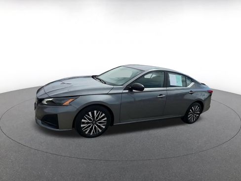 Used 2026 Nissan Altima 2.5 SV FWD image 6