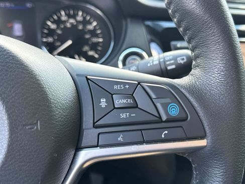 Used 2020 Nissan Rogue SL w/ Premium Package image 19