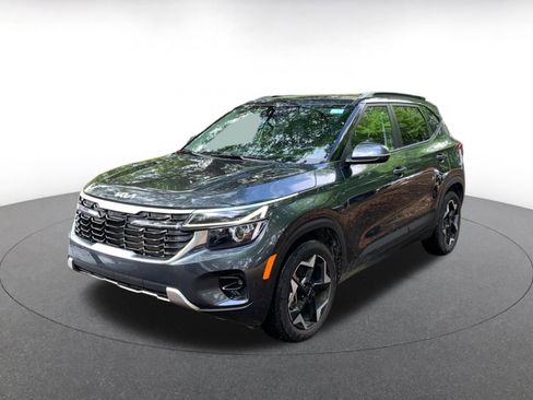 Used 2025 Kia Seltos S image 3