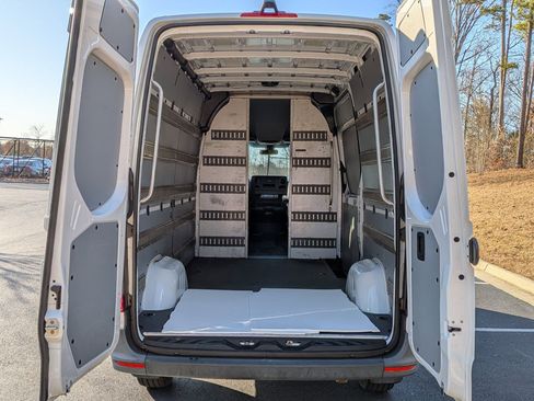 Used 2020 Mercedes-Benz Sprinter 2500 image 31