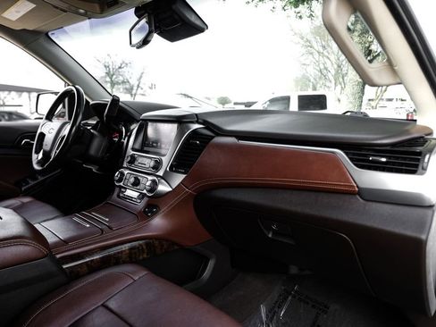 Used 2020 Chevrolet Suburban Premier w/ 6.2L Performance Package image 9