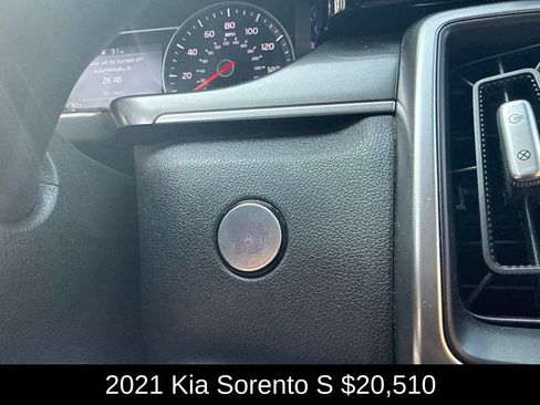 Used 2021 Kia Sorento S FWD image 23