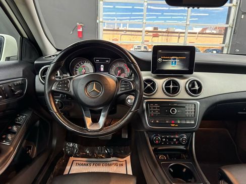 Used 2017 Mercedes-Benz GLA 250 4MATIC image 35