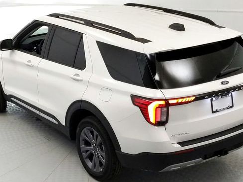 New 2025 Ford Explorer Active w/ Active Comfort Package image 17