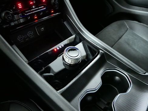 Used 2024 Jeep Grand Cherokee Altitude image 48