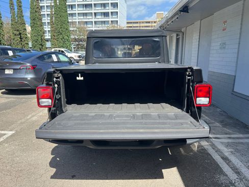 Used 2020 Jeep Gladiator Sport w/ Quick Order Package 24S image 25