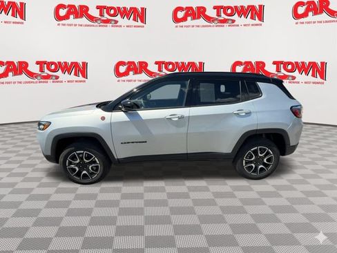 Used 2024 Jeep Compass Trailhawk AWD/4WD image 5