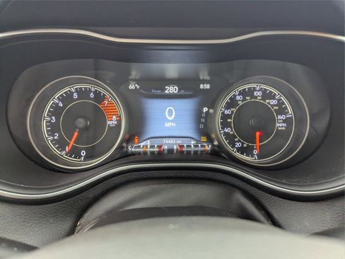 Used 2020 Jeep Cherokee Limited image 27