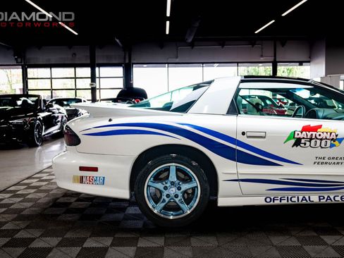 Used 1999 Pontiac Firebird Formula RWD image 27