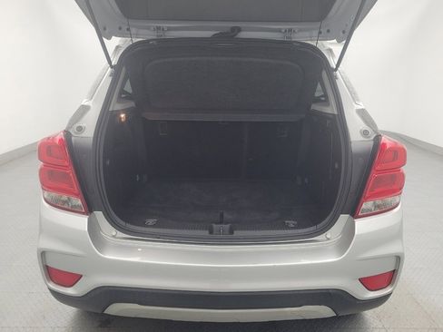 Used 2019 Chevrolet Trax LT w/ LT Convenience Package image 29