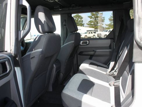 Used 2023 Ford Bronco Big Bend w/ Sasquatch Package image 6