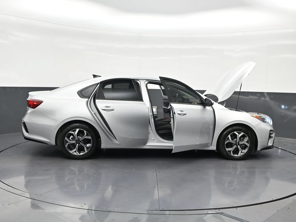 Used 2020 Kia Forte LXS FWD image 32