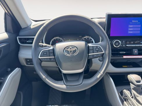 New 2026 Toyota Highlander XLE AWD/4WD image 15
