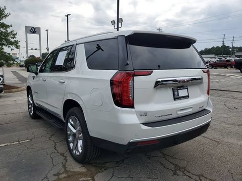 Used 2023 GMC Yukon SLT w/ SLT Luxury Package AWD/4WD image 6