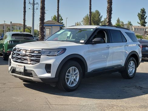 Used 2026 Ford Explorer Active AWD/4WD image 16