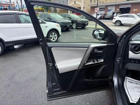 Used 2016 Toyota RAV4 Limited image 21