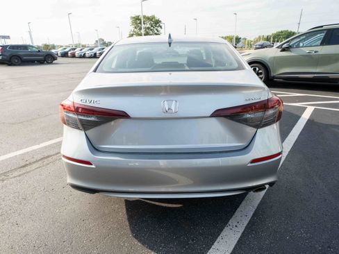 Used 2025 Honda Civic Sport image 5