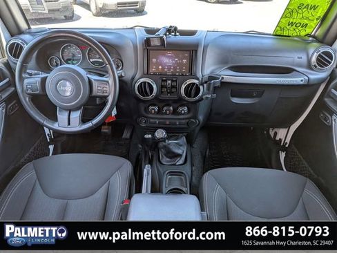 Used 2018 Jeep Wrangler Unlimited Rubicon AWD/4WD image 13