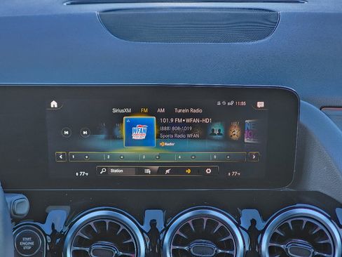 Used 2023 Mercedes-Benz GLA 250 4MATIC image 9