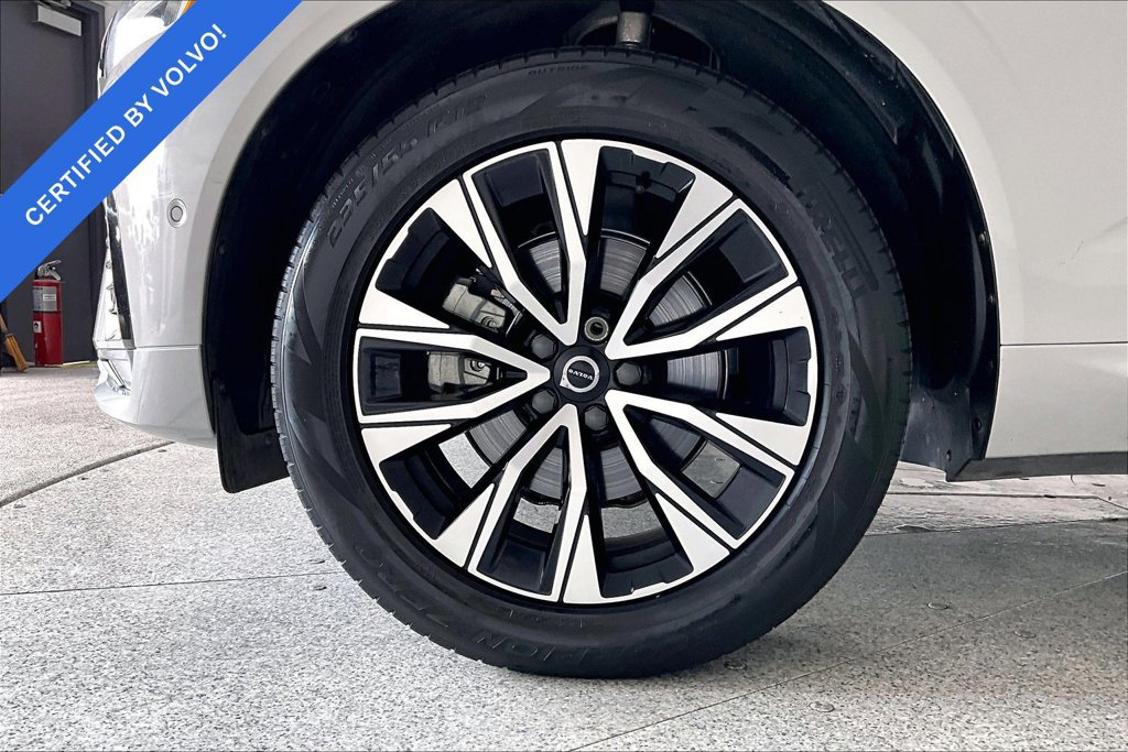 Used 2025 Volvo XC60 B5 Plus AWD/4WD image 10