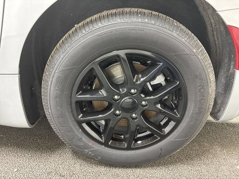 New 2026 Chrysler Voyager LX FWD image 9