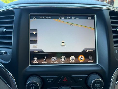 Used 2014 Jeep Grand Cherokee Overland AWD/4WD image 25