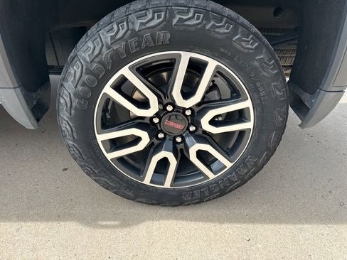 Used 2024 GMC Sierra 1500 AT4 w/ Technology Package AWD/4WD image 37
