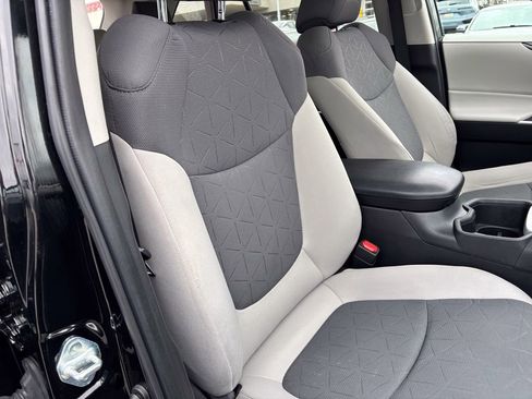 Certified 2022 Toyota RAV4 XLE image 39