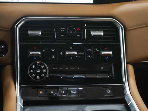 Used 2025 Nissan Armada SL w/ Captain's Chari Seat Package AWD/4WD image 20