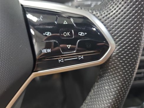 Used 2022 Volkswagen Tiguan SE R-Line AWD/4WD image 18