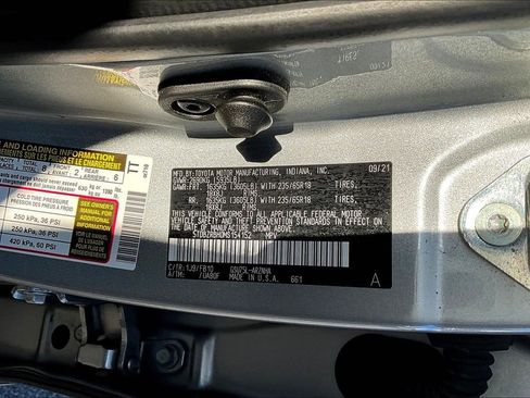 Used 2021 Toyota Highlander LE image 33