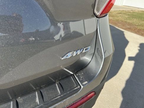 Used 2023 Ford Explorer XLT image 11