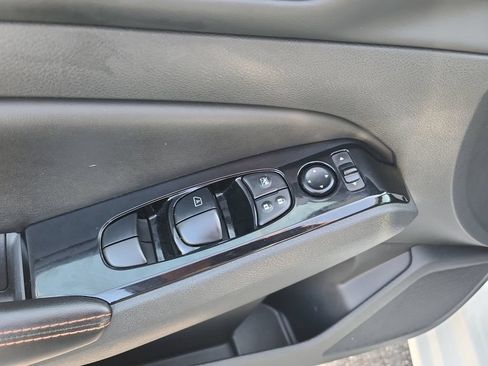 Used 2024 Nissan Altima 2.5 SR FWD image 25