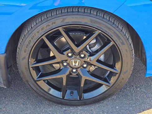 Used 2025 Honda Civic Sport image 6