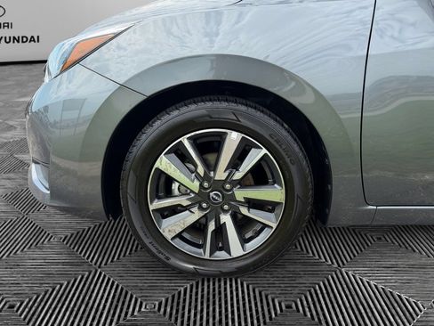Used 2025 Nissan Versa SV FWD image 15