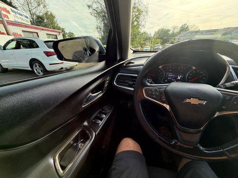 Used 2020 Chevrolet Equinox LT image 24