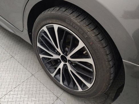 Used 2020 Toyota Camry SE w/ Convenience Package FWD image 31