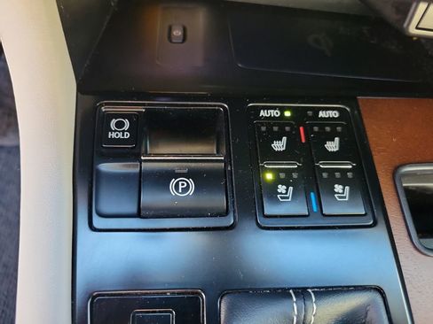 Used 2022 Lexus RX 350L Premium w/ Premium Package image 37