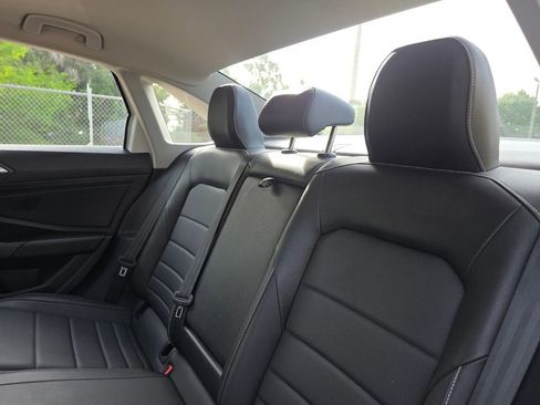 Used 2024 Volkswagen Jetta SE w/ Panoramic Sunroof Package FWD image 20