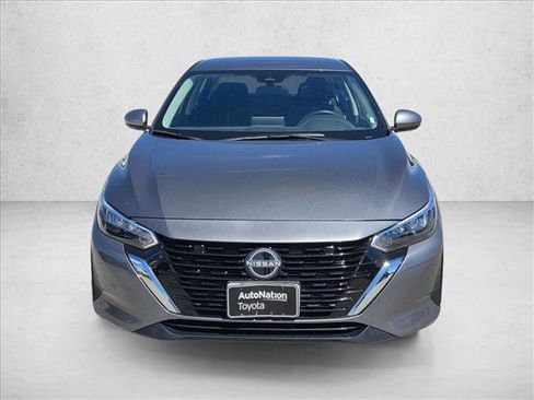 Used 2024 Nissan Sentra SV FWD image 2