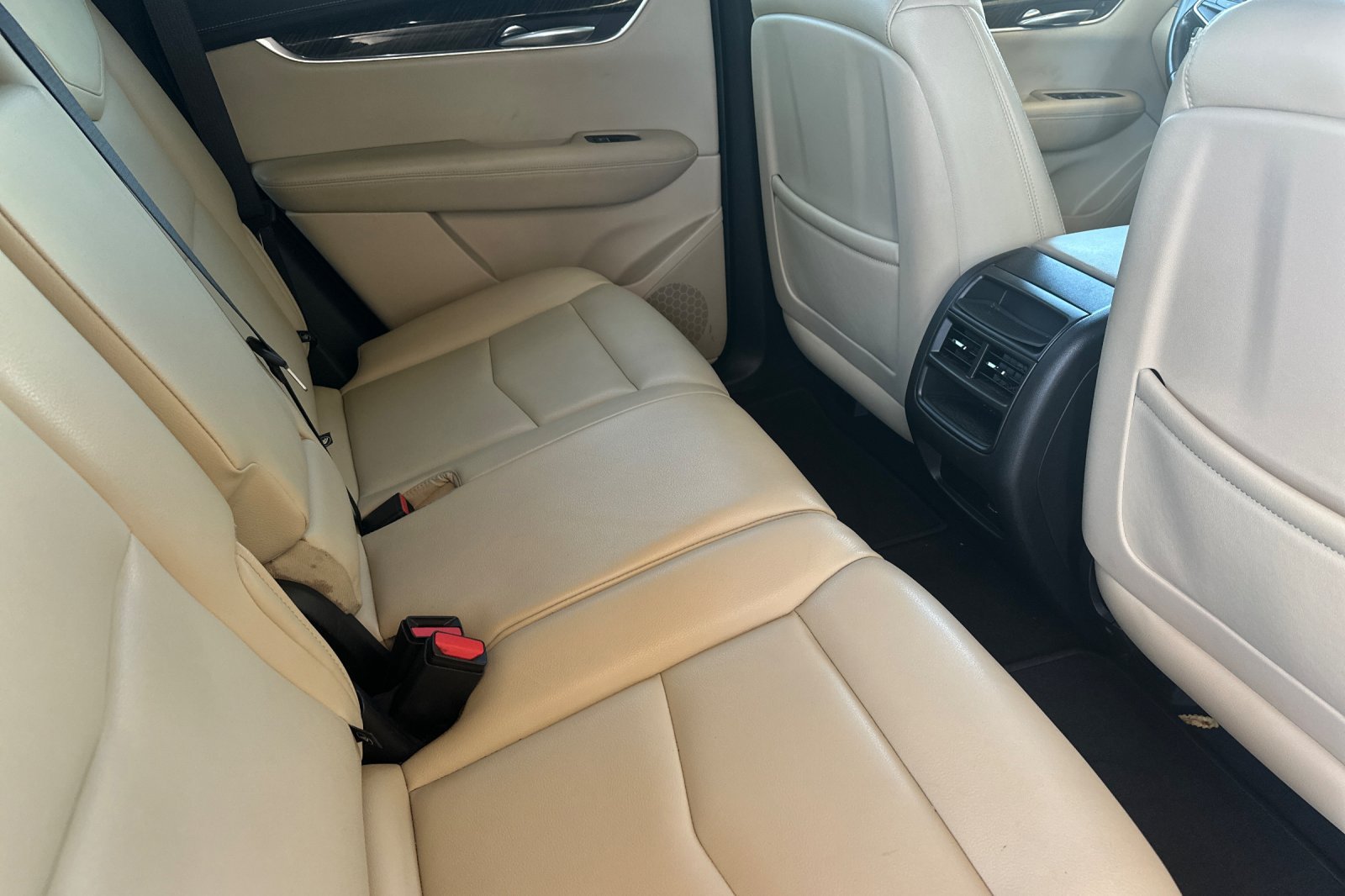 Used 2019 Cadillac XT5 FWD image 19