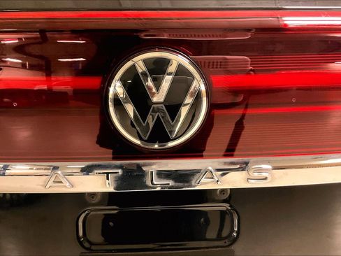 Used 2024 Volkswagen Atlas Cross Sport SEL R-Line image 31