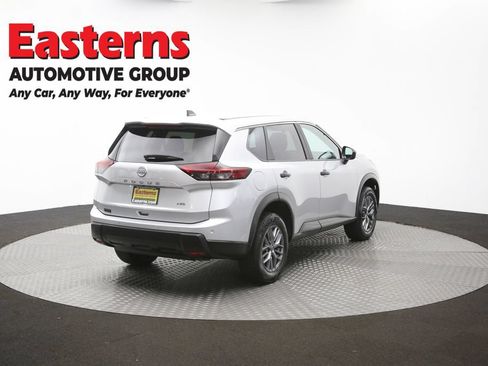 Used 2024 Nissan Rogue S AWD/4WD image 40