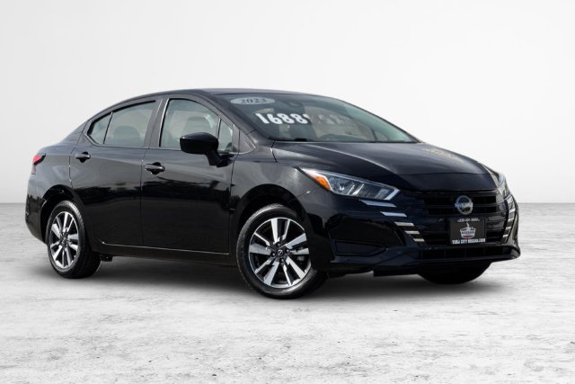 Used 2023 Nissan Versa SV FWD image 2
