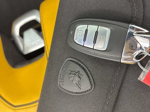 Used 2020 Lamborghini Huracan EVO RWD image 63