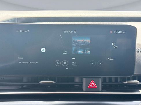 Used 2025 Kia Carnival FWD image 22